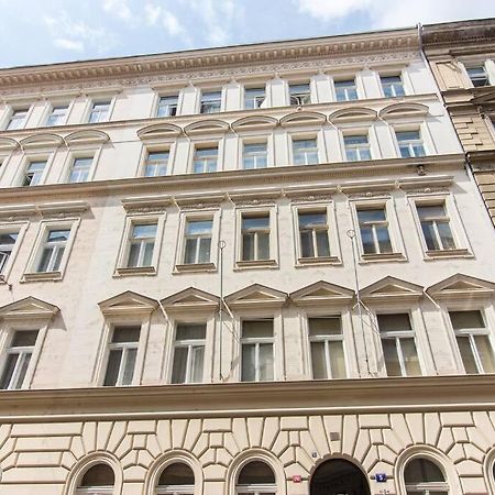 Apartamento Studio In The Historic Center Praga Exterior foto