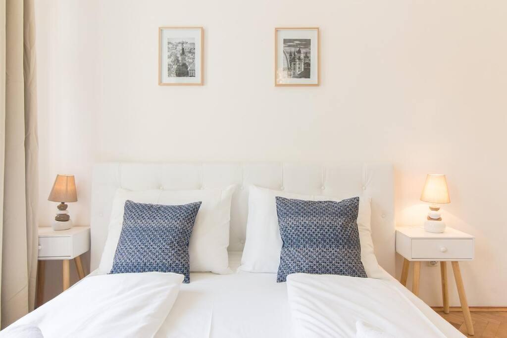 Apartamento Studio In The Historic Center Praga Exterior foto